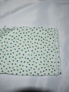 ST PATRICKS DAY 3 LEAF CLOVER COTTON FABRIC